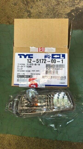 2001-2004 Toyota Tacoma left park light lamp in bumper NEW TO2530140 - Swan Auto